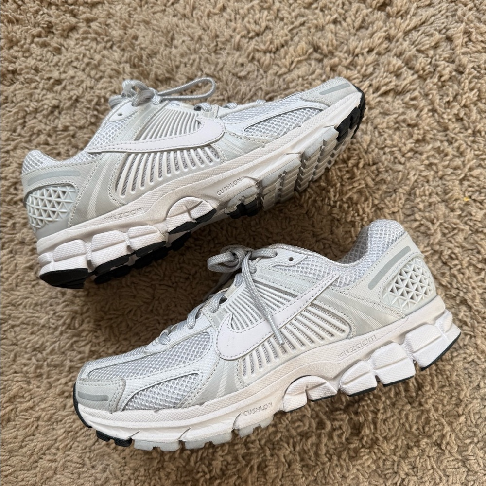 Nike Vermero 5 youth 6.5/8 women’s